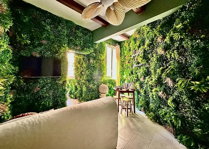 Insolite Classé - Arènes - Parking Appartement *