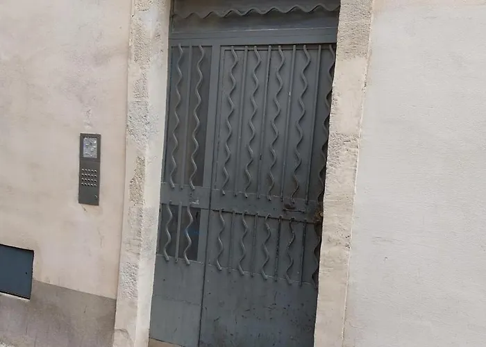 Appartement Insolite Classé - Arènes - Parking