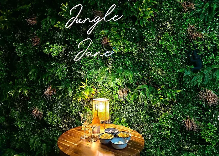 Insolite Classé - Arènes - Parking Appartement *